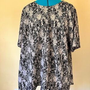 Vince Camuto Striking Black and White Top NWT